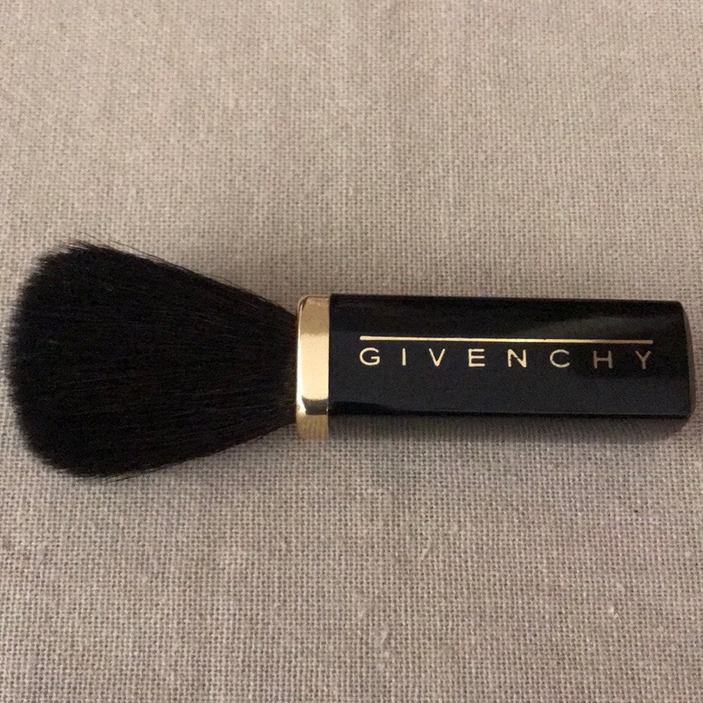Powder Brush - Picture 1 of 3